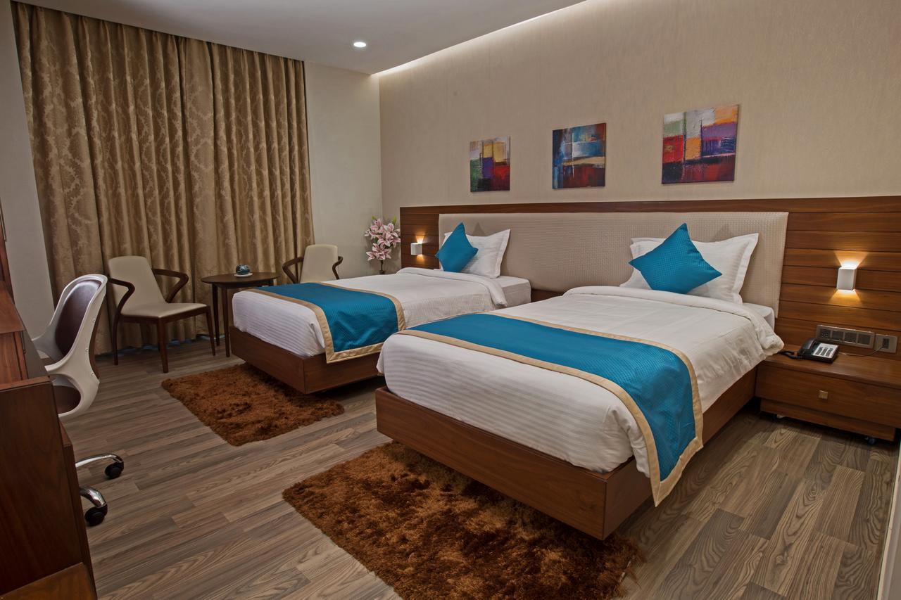 M Crown Hotel Shillong Extérieur photo