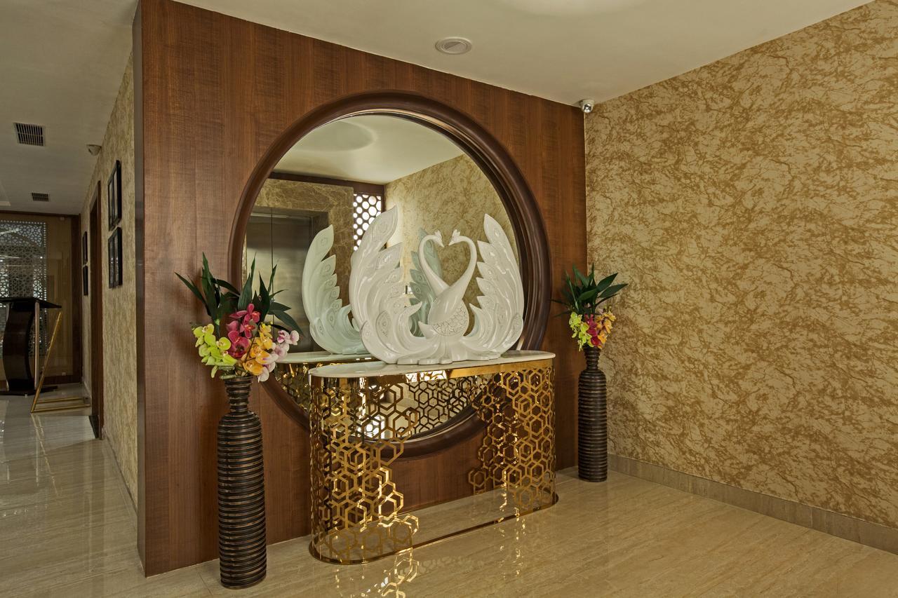 M Crown Hotel Shillong Extérieur photo