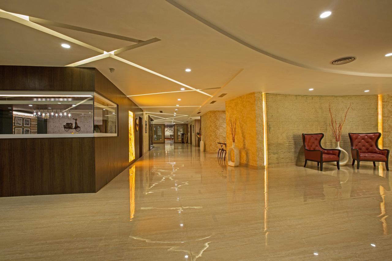 M Crown Hotel Shillong Extérieur photo