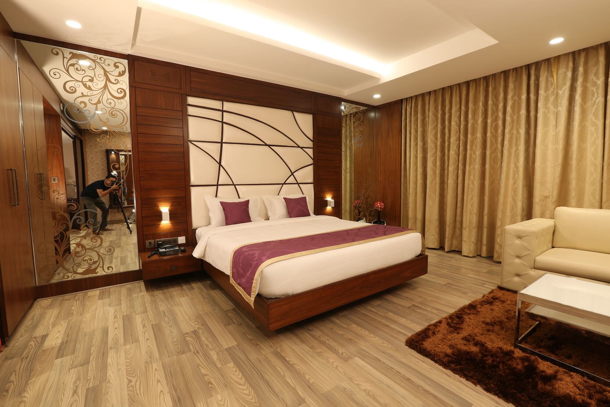 M Crown Hotel Shillong Extérieur photo